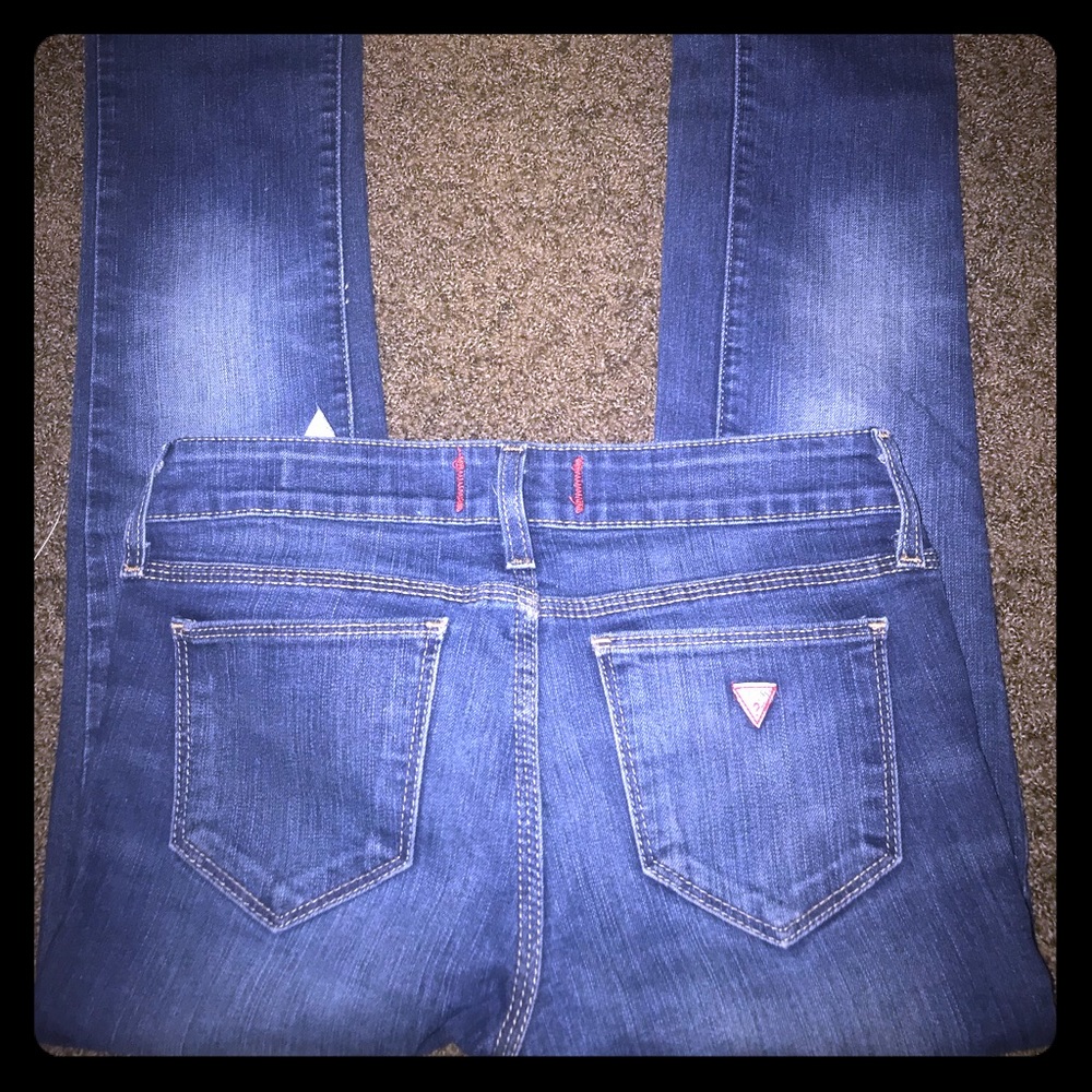 GUESS JEANS!